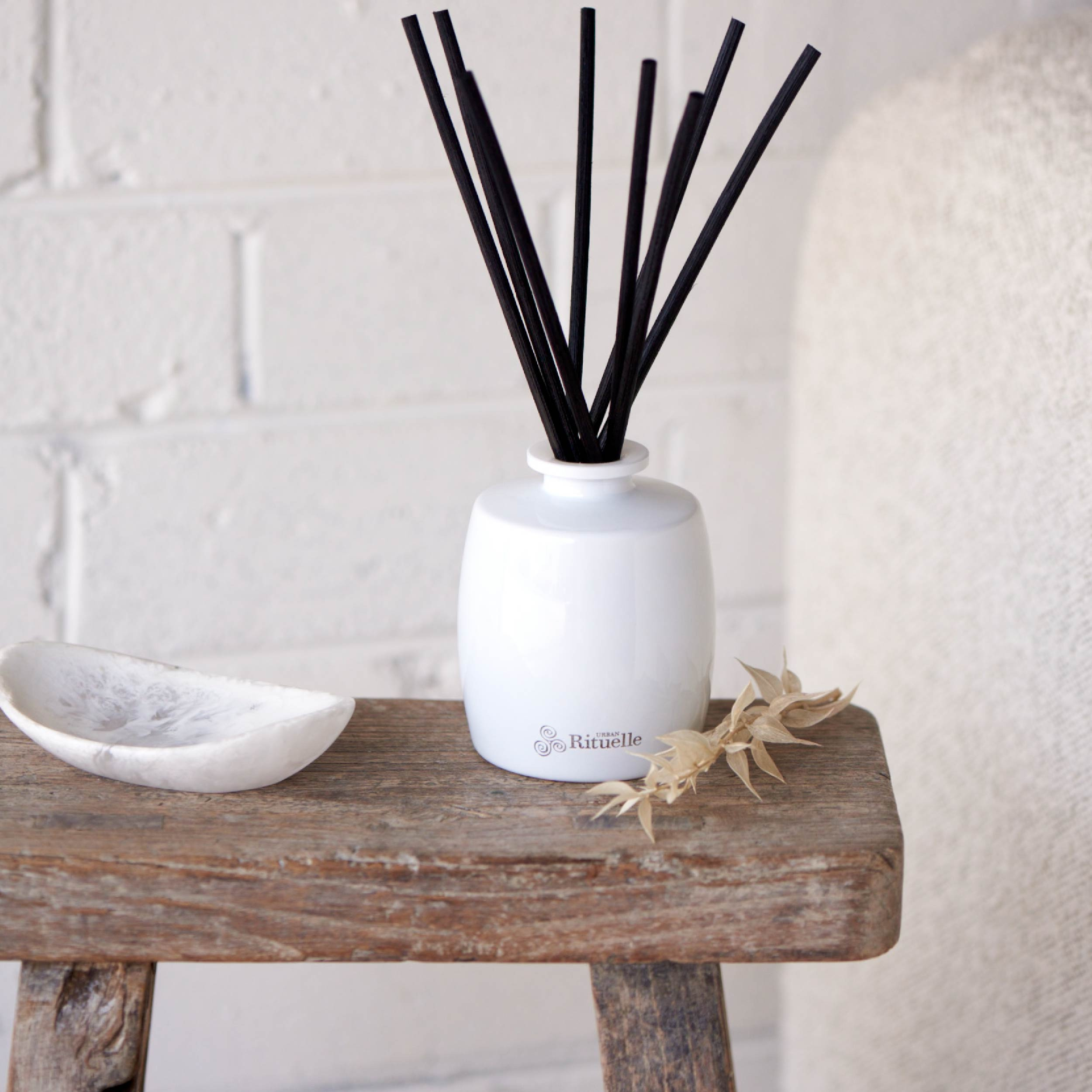 White Lotus, Geranium Leaf & Bergamot<br> Fragrance Diffuser Set | 220ml