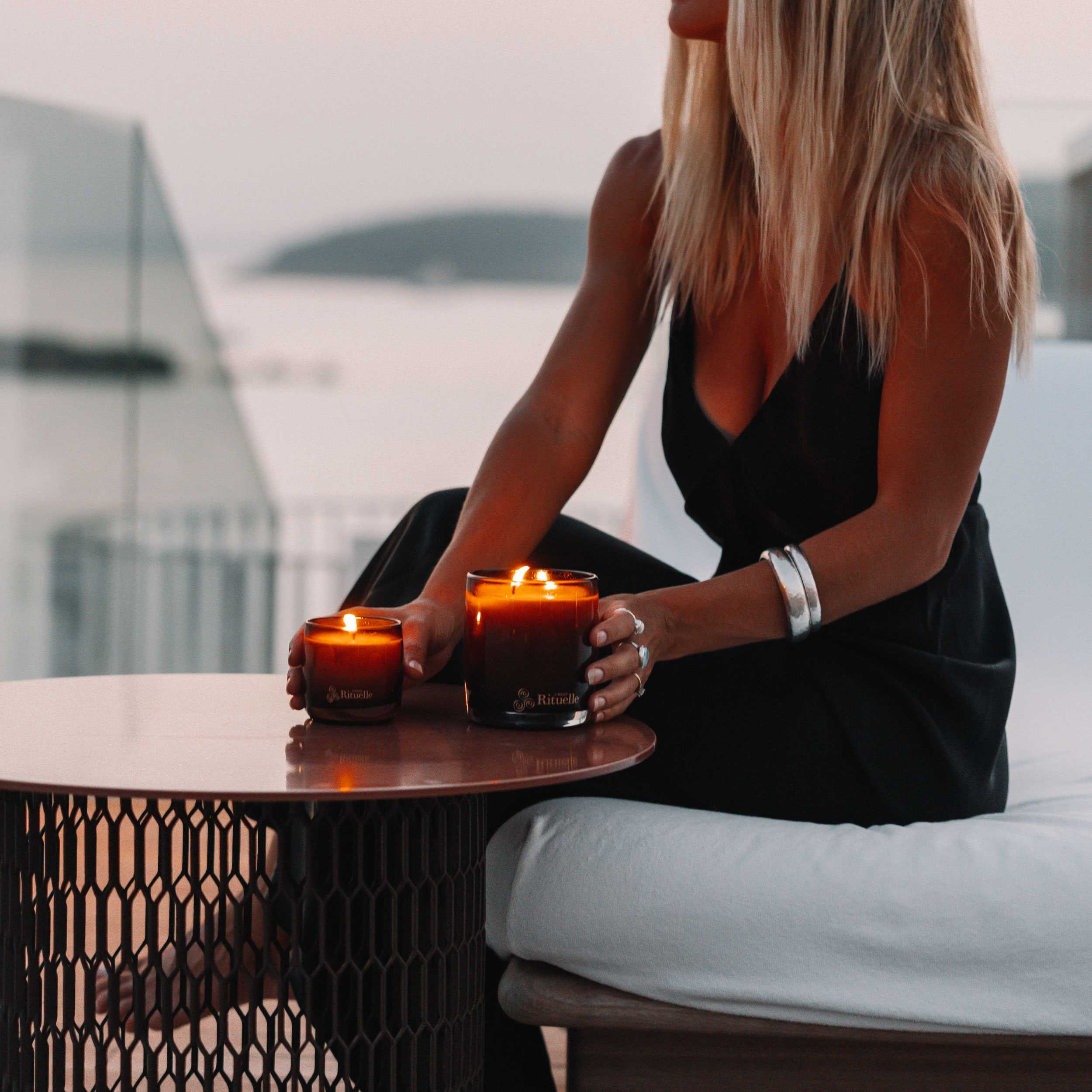 Black Amber, Rosewood & Cedar<br> Scented Soy Candle | 140gm
