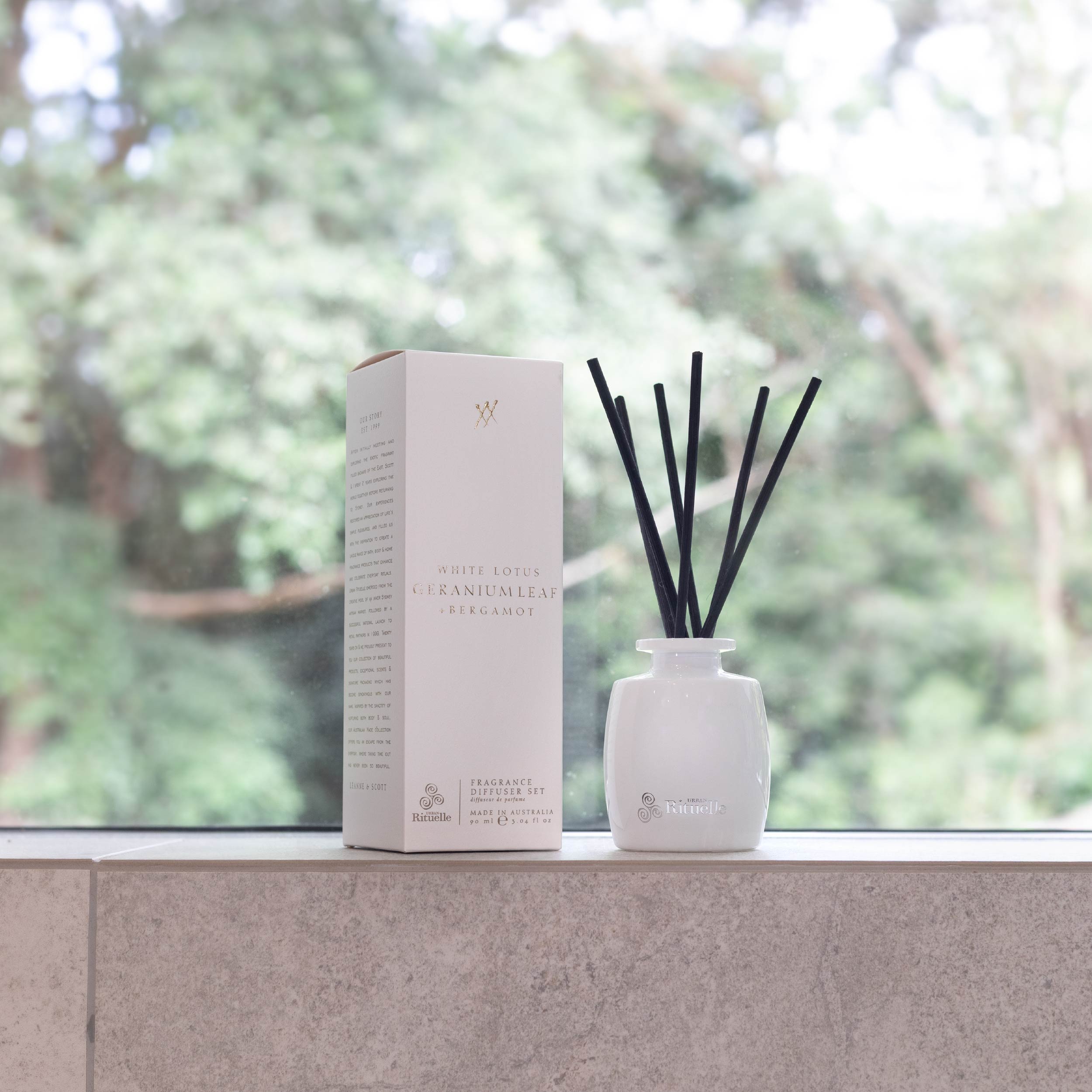 White Lotus, Geranium Leaf & Bergamot<br> Mini Fragrance Diffuser Set | 90ml