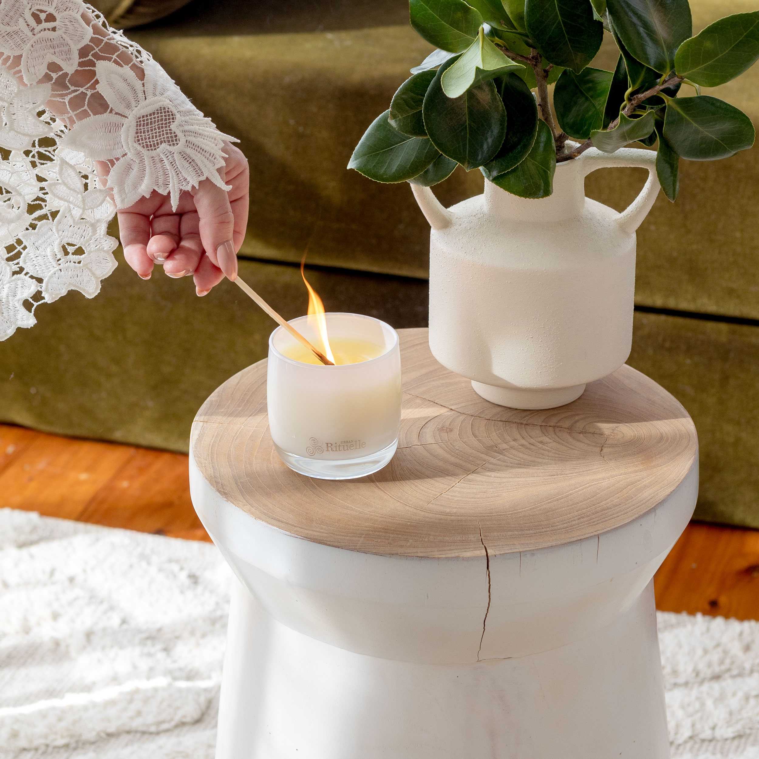 White Lotus, Geranium Leaf & Bergamot<br> Scented Soy Candle | 140gm