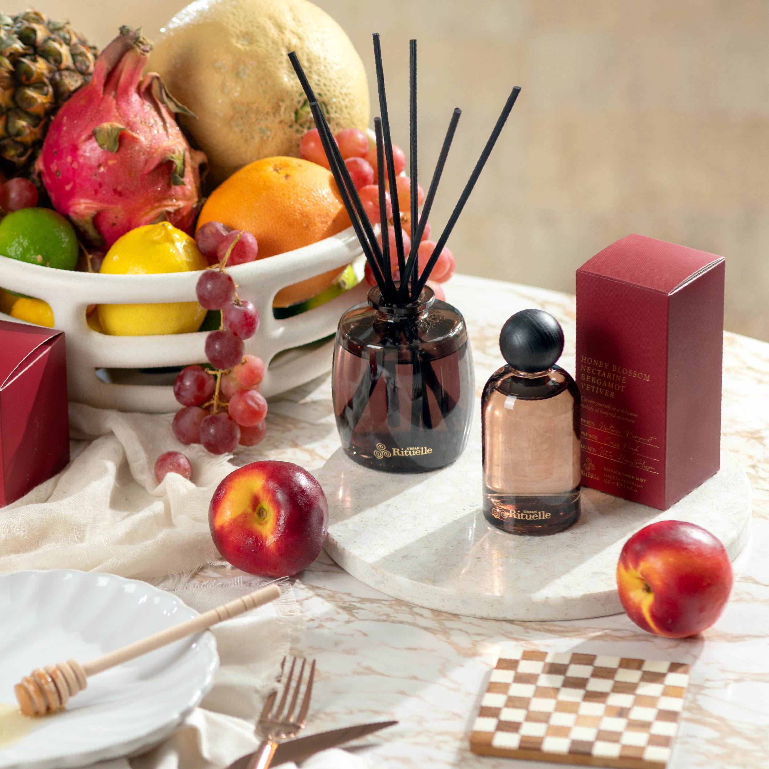 Nectarine, Honey Blossom, Bergamot, Vetiver<br> Fragrance Diffuser Set | 220ml