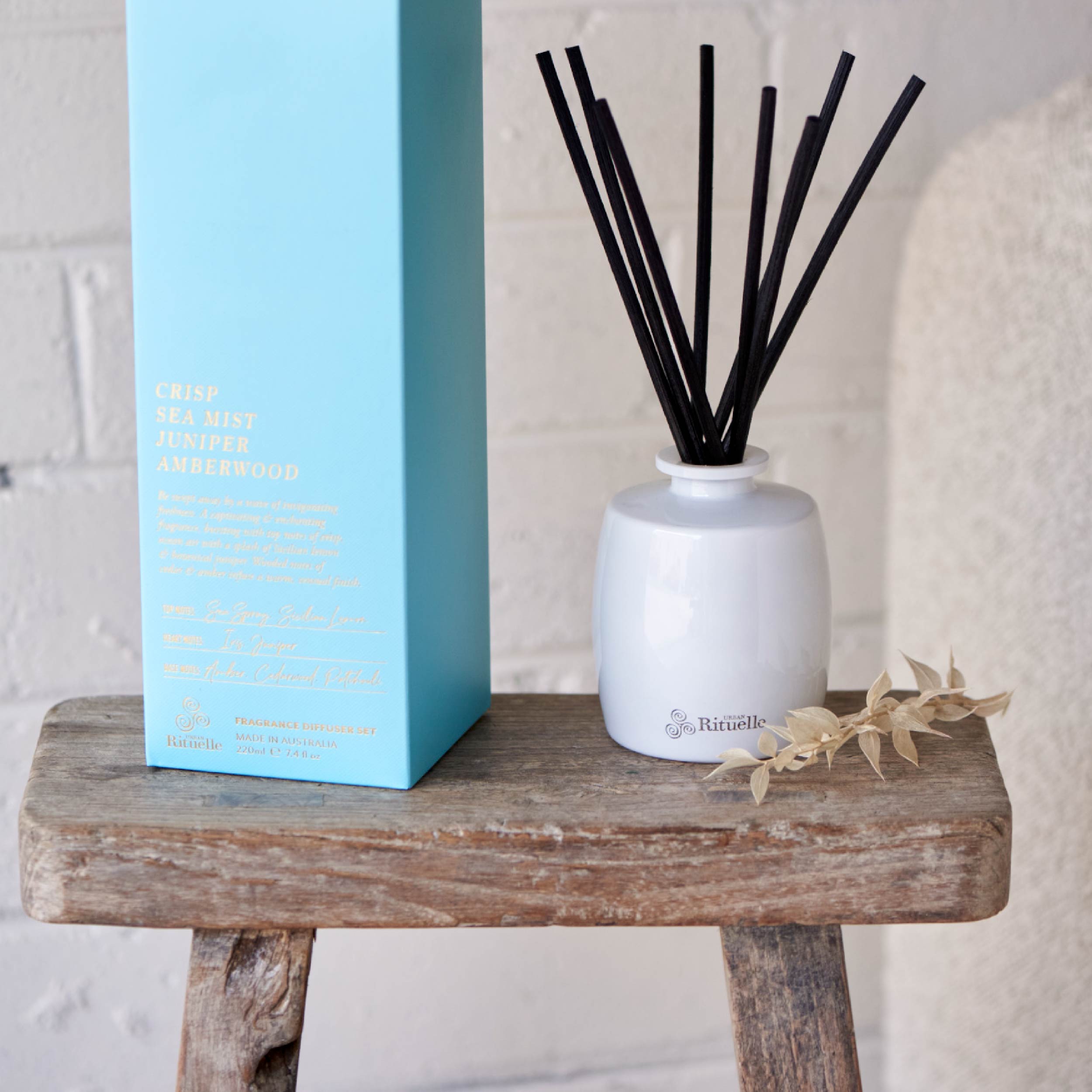 Crisp Sea Mist, Juniper, Amberwood<br>Fragrance Diffuser Set | 220ml