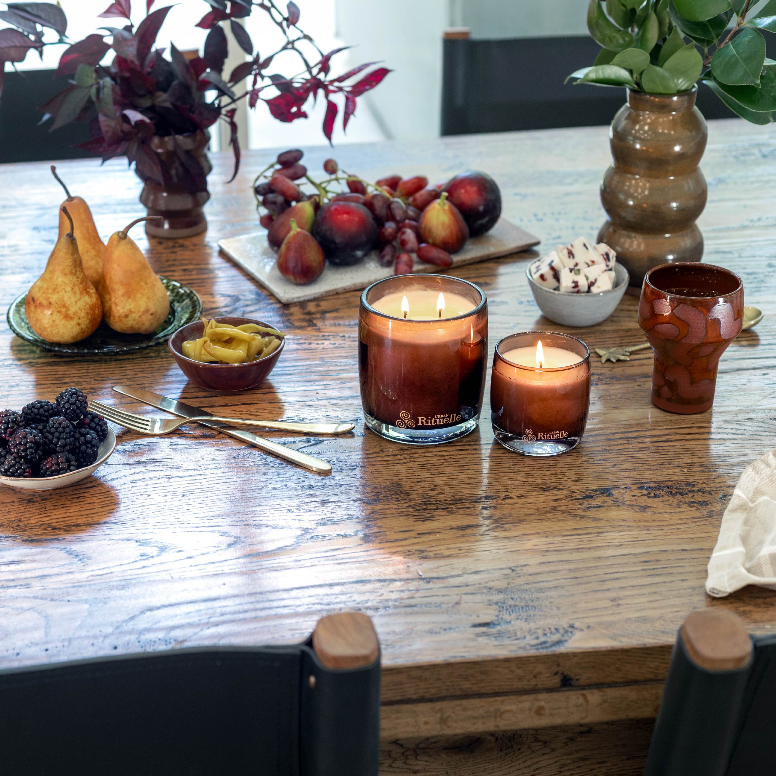 Black Amber, Rosewood & Cedar<br> Scented Soy Candle | 400gm