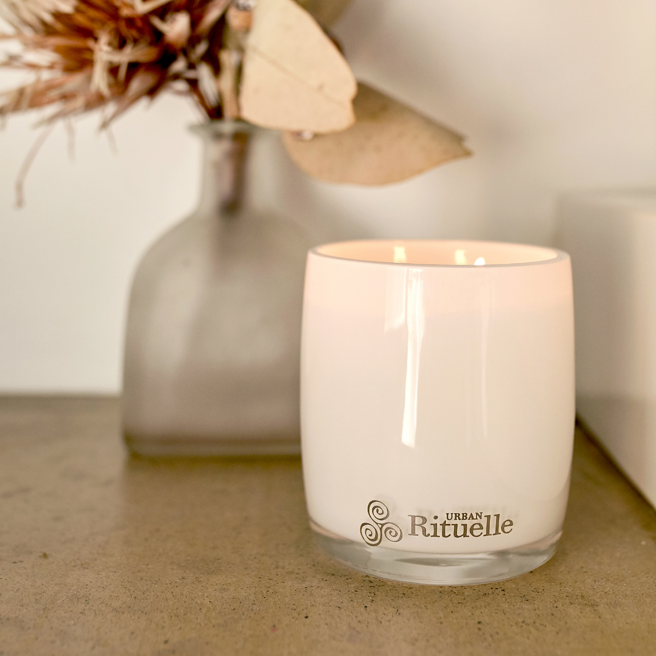 White Lotus, Geranium Leaf & Bergamot<br> Scented Soy Candle | 400gm